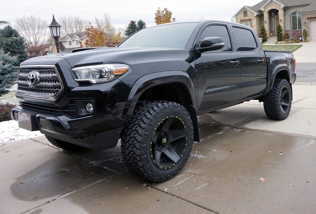 Best Off Road Tires For Tacoma - 2021 Picks 